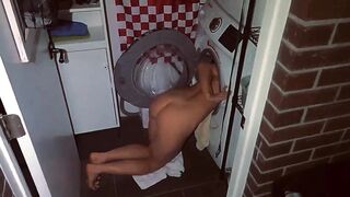 MirasJuice - naked in the washing machine