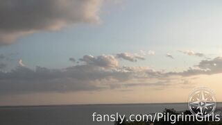 Pilgrimgirl - Wild Kitty Sunset in Maroon