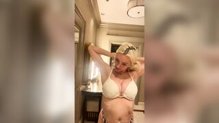 Lindsey Pelas Viva Las Vegas Live
