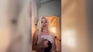 Lindsey Pelas Live Cowgirl