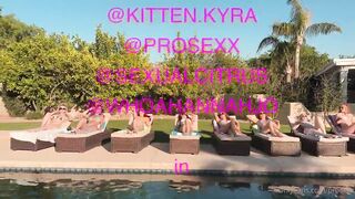 Hannah Jo @whoahannajo girl orgy 1