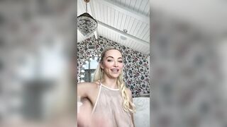 Lindsey Pelas Live shower and try-on