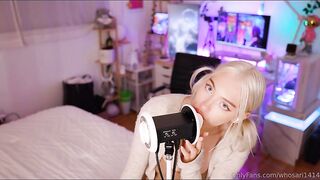 Ariesia ear licking