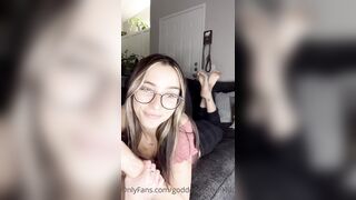 goddessnicci - blow a load for my feet