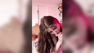 Pettie Faith Cakee Sucks A Dick Off
